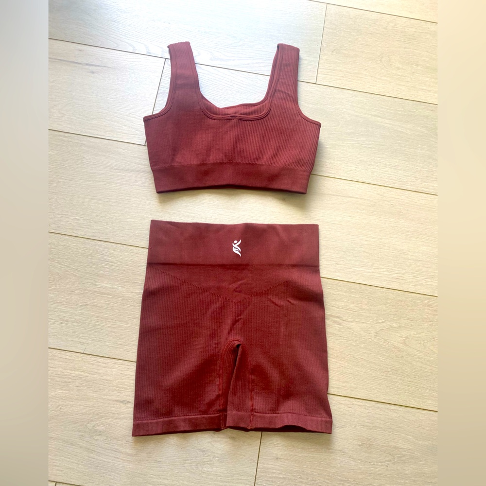 Workout set, laughing Set, Travel set, Gym Set, Yoga Set, NEW (M) - Picture 3 of 3
